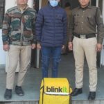 ब्लिंकिट से सामान मंगवा रहें तो सावधान, चोरी में डिलीवरी बॉय गिरफ्तार