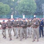 पुलिस लाइन में दौड़ लगाकर परखी फिटनेस, अनुशासन व लापरवाही पर फटकार